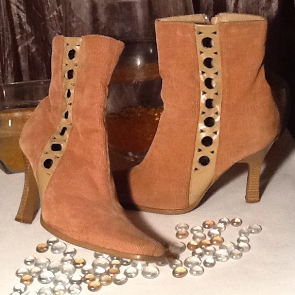 FLASH SALE! Corduroy Ankle Boots - Picture 2 of 4