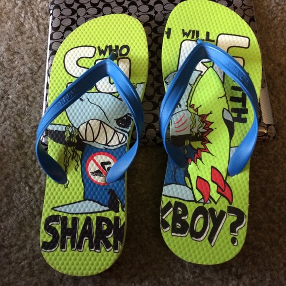 Boys "Shark Boy" flip flop (sold) - Picture 2 of 3