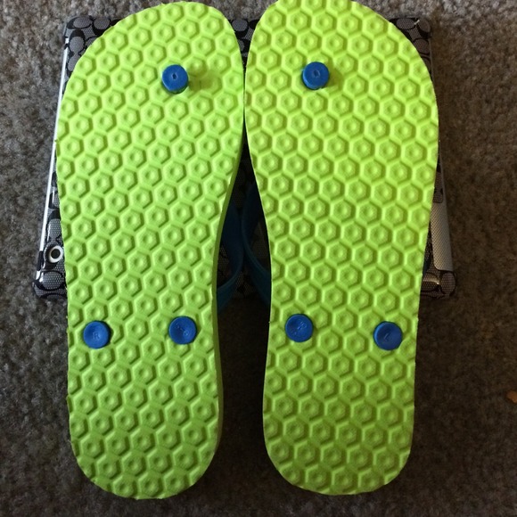 Boys "Shark Boy" flip flop (sold) - Picture 3 of 3