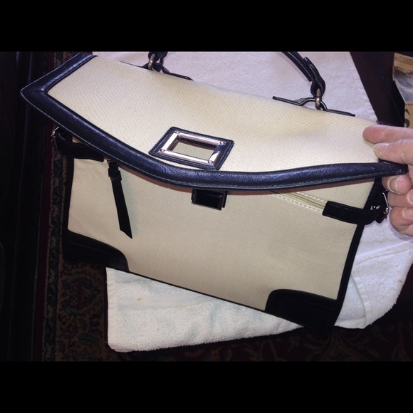 Handbag - Picture 2 of 3