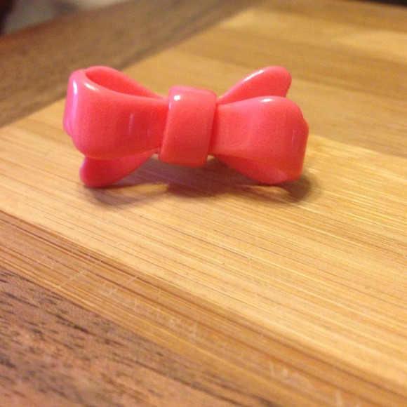 Pink bow ring - Picture 3 of 3