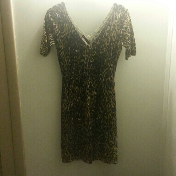 *NWOT* Betsey Johnson lepoard print knit dress