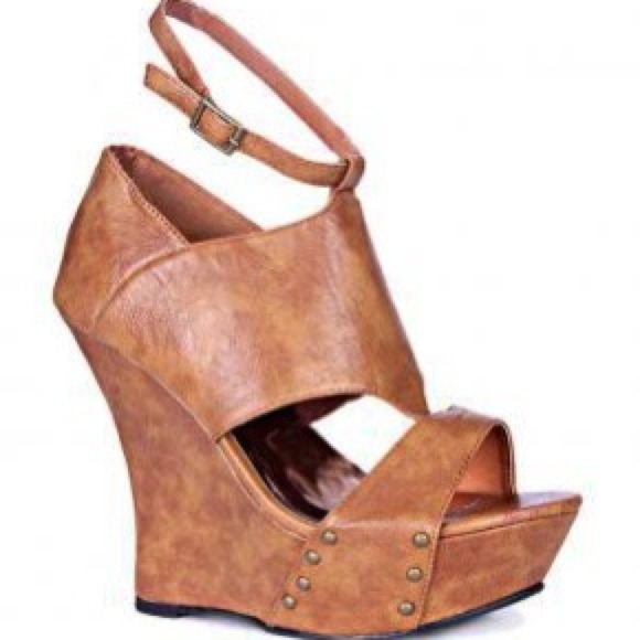 Red Circle Shoes - Red Circle Katriel Wedge