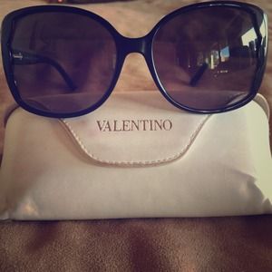 Super glam Valentino sunglasses! 100% Authentic!