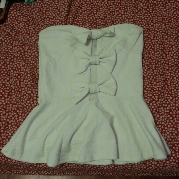 Peplum strapless top