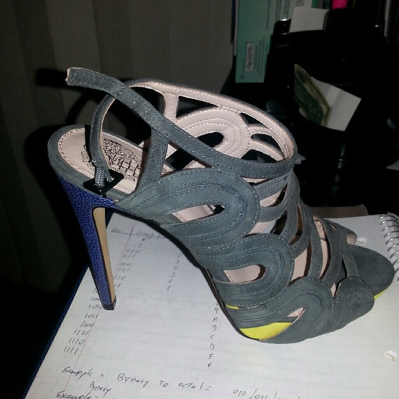 New vince camuto heels size 7