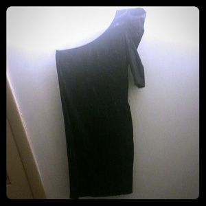 ⭐Joyce Leslie black shiny shoulder one-piece dress