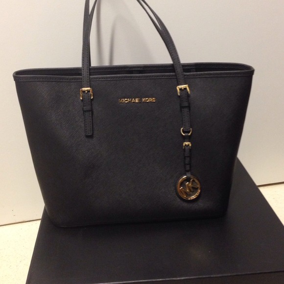 Michael Kors Handbags - Brand new without tags michael kors small jet set