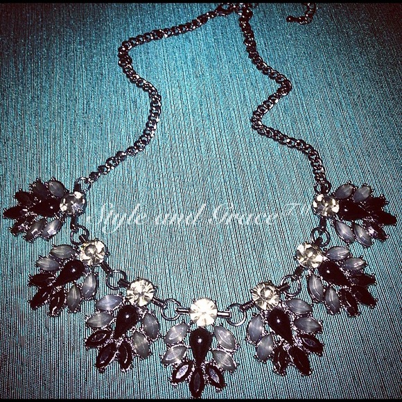 Petal Collar Necklace