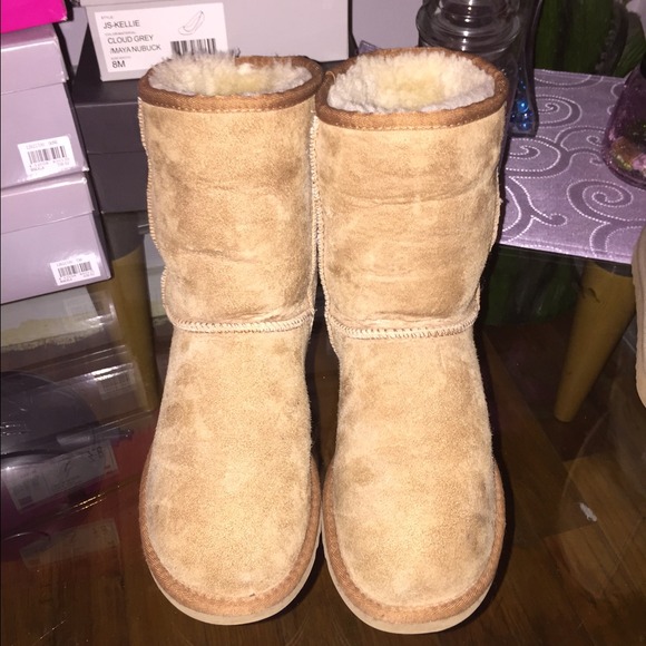 Auth ugg classic short womens boots 6 7