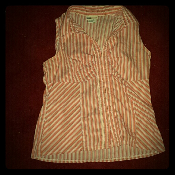 Sleeveless fitted top