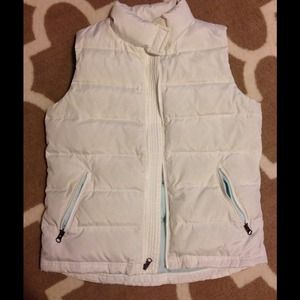 American eagle white puffy vest