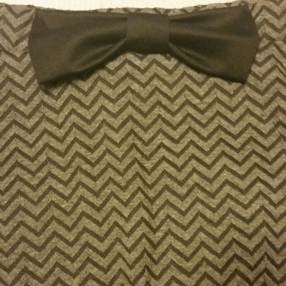 *SOLD* Chevron Skirt with Bow - Picture 3 of 4