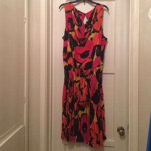 Multi-Colored Sleeveless pleated dress