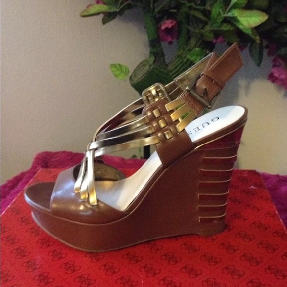Guess wedge heel 7.5