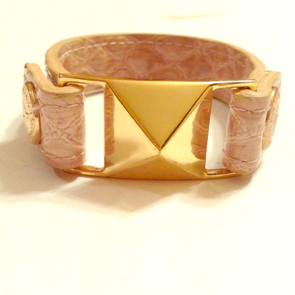 BCBG cuff