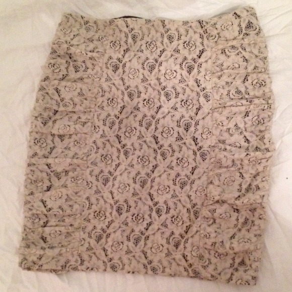 beige lace mini