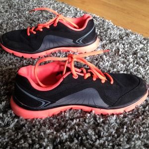 *PRICE REDUCED*  Brand new running shoes