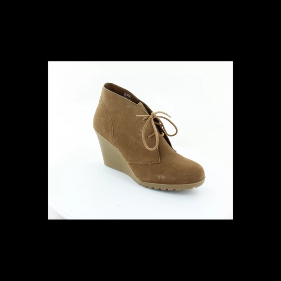 🎀🎀Suede Ankle Bootie🎀🎀 brand new in box.
