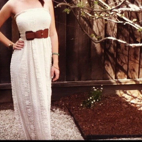 Long lace maxi dress **PRICE REDUCTION**
