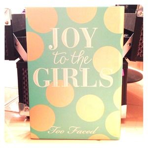 Joy to the Girls limited edition Too Faced palette