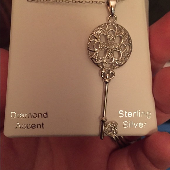 Key necklace