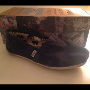 Women's TOMS In navy