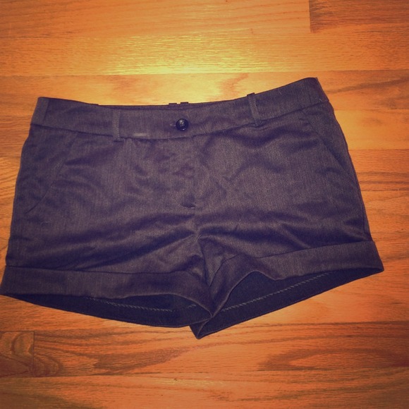 WEEKEND SALE! Grey dressy shorts - Picture 1 of 1