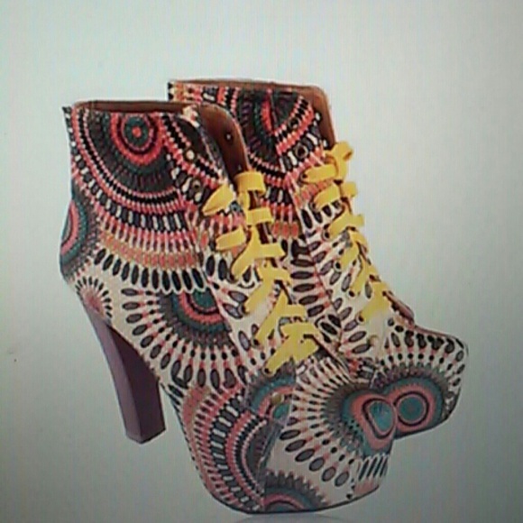 Brand new lace up design