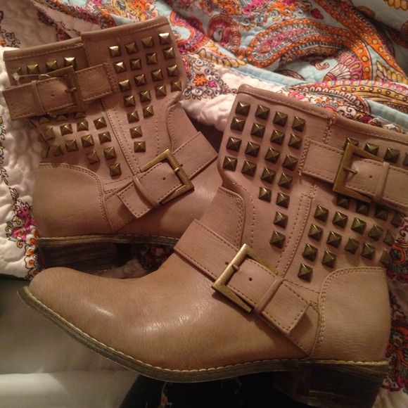 Adorable studded booties!