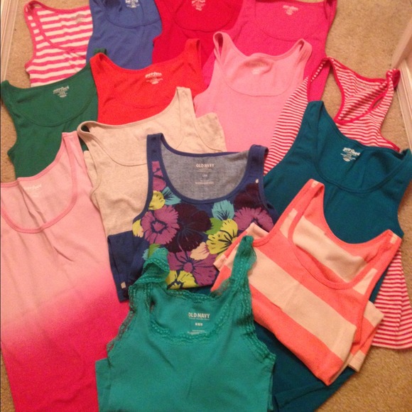 ✨ 2 for $9 tanks!✨