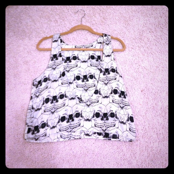 LF skull tank with deep v back
