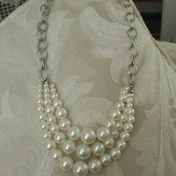 **SOLD ON MERCARI** Chain and pearl necklace - Picture 1 of 3