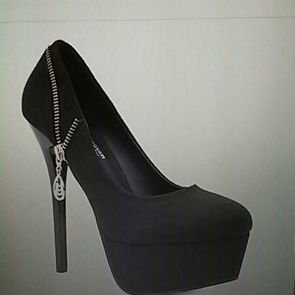 Brand new sexy pumps