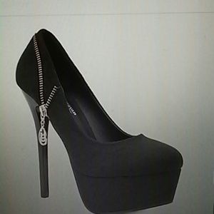 Brand new sexy pumps