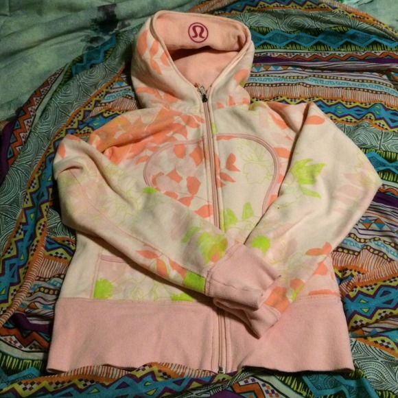 🚫On Hold Floral LULULEMON zip hoodie