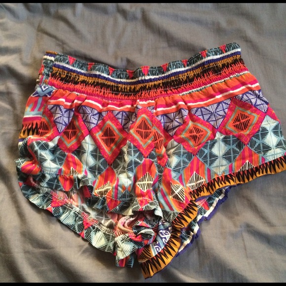 🌈 Colorful high waisted shorts