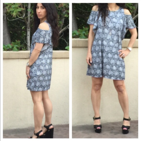 Pretty dress SALE LOWEST PRICE - Picture 2 of 4