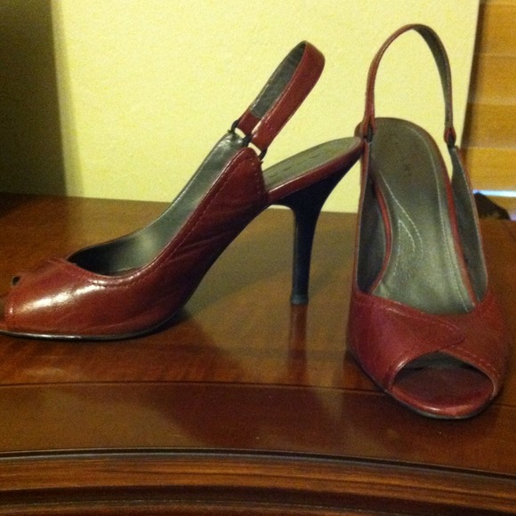 Tahari Shoes - Sexy dark red heels