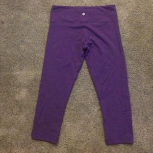 Purple lululemon wunder under crops