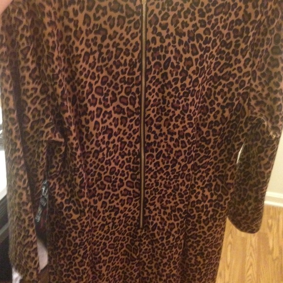 SOLD Cheetah sweater dress - Picture 2 of 3