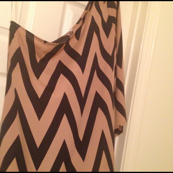 Chevron dress tan and black - Picture 2 of 2