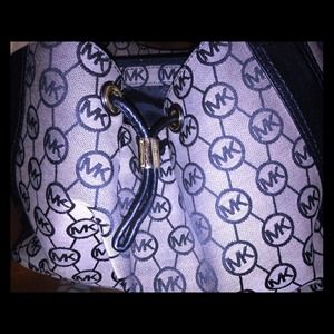 AUTHENTIC MICHAEL KORS  PURSE