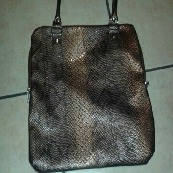 Really Cute Snake Skin. NWNT