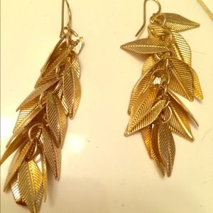 NEW ELEGANT EARING