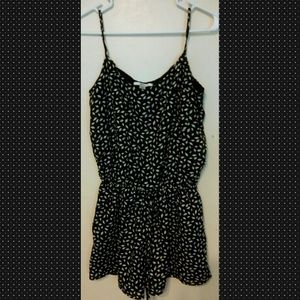 Paypaya  Black and White Romper Short Size M