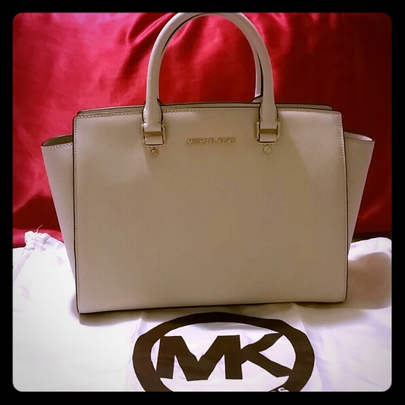 NEW Michael Kors Large Selma in Vanilla
