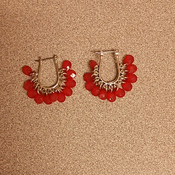 silver tone/pink earrings/free with any purchase