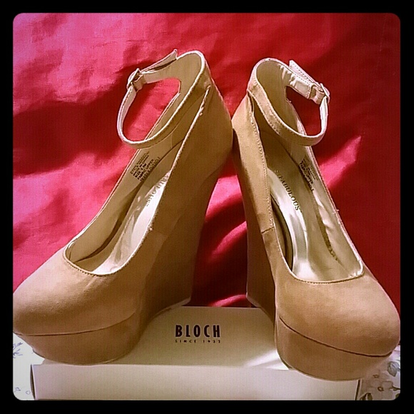 JustFab Sarada Heels in Tan size 5.5