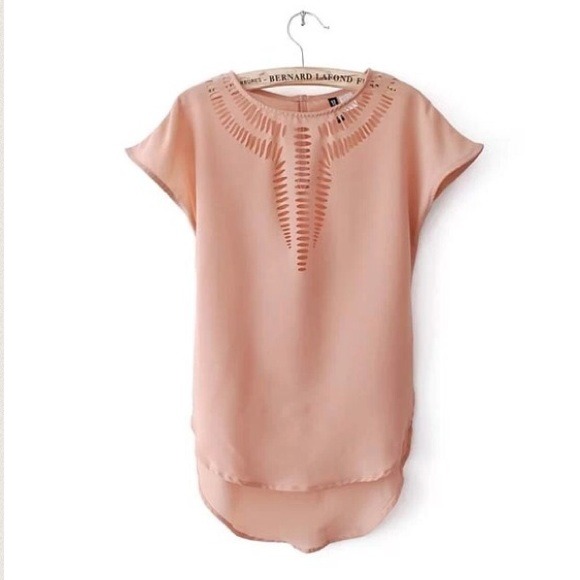 Tops - New arrival! Short sleeve taupe M cut out top